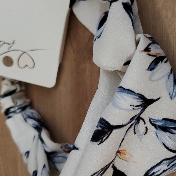 Blue & White Floral Head Wrap Hair "Headband" Accessory. Brand New. - Picture 3 of 4